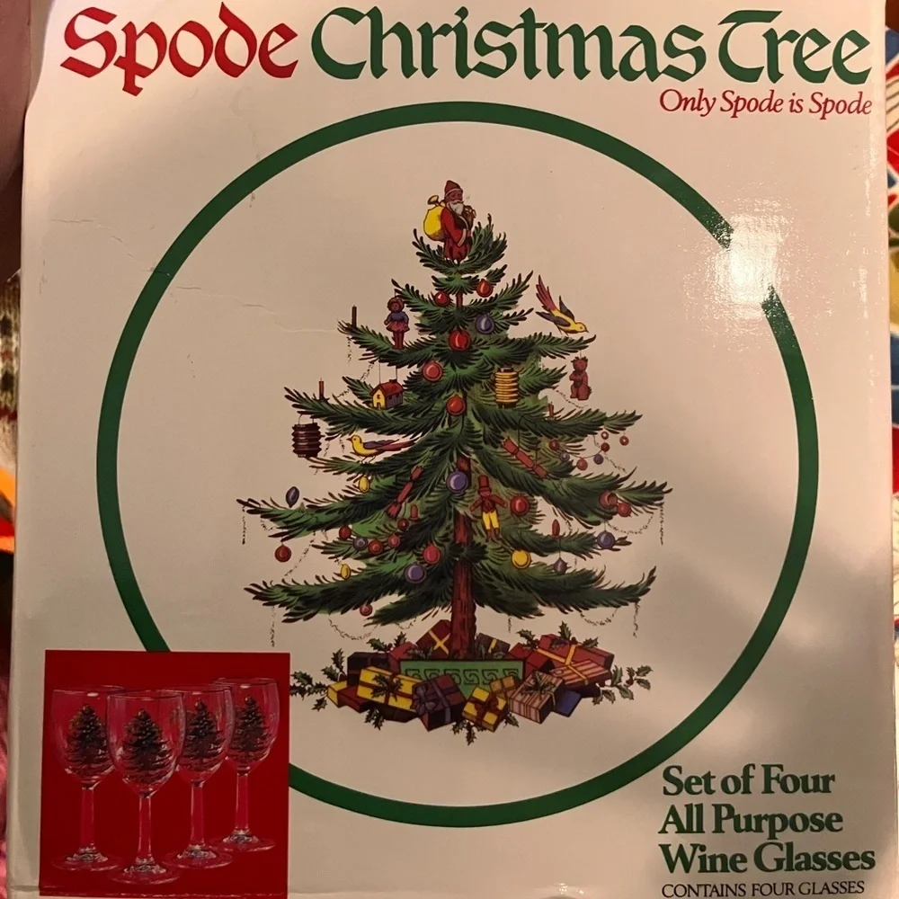 SALE!!!    New in box Vintage dead stock Spode Christmas’s set of 4 wine glasses